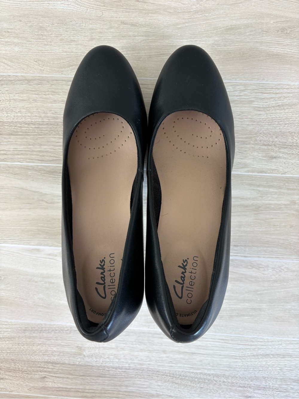 Clarks Black Rounded-Toe Block Heel Pumps 8.5 EUC Classic Office Clean Girl Chic - Picture 2 of 7